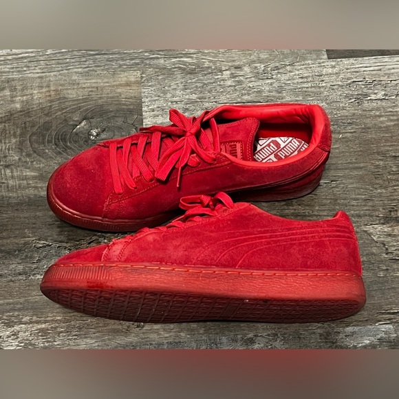 FINAL PRICE DROP Puma Suede Classic Triple Red Sneakers - Picture 1 of 4